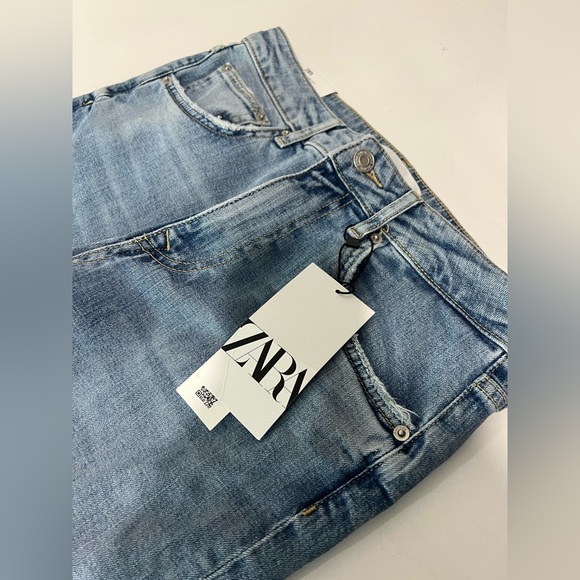 (NEW) Zara High Rise Cropped Flare Jean in size 38 - Picture 7 of 9